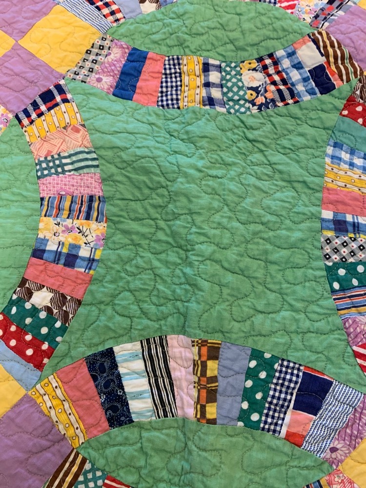 Green vintage double wedding ring quilt