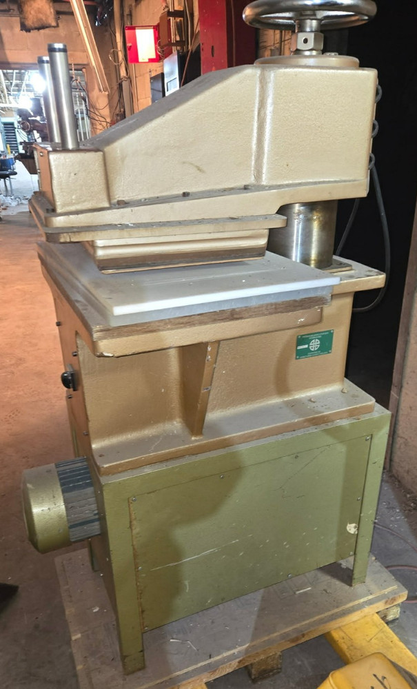 Manual Swing-Arm Leather Clicker Press