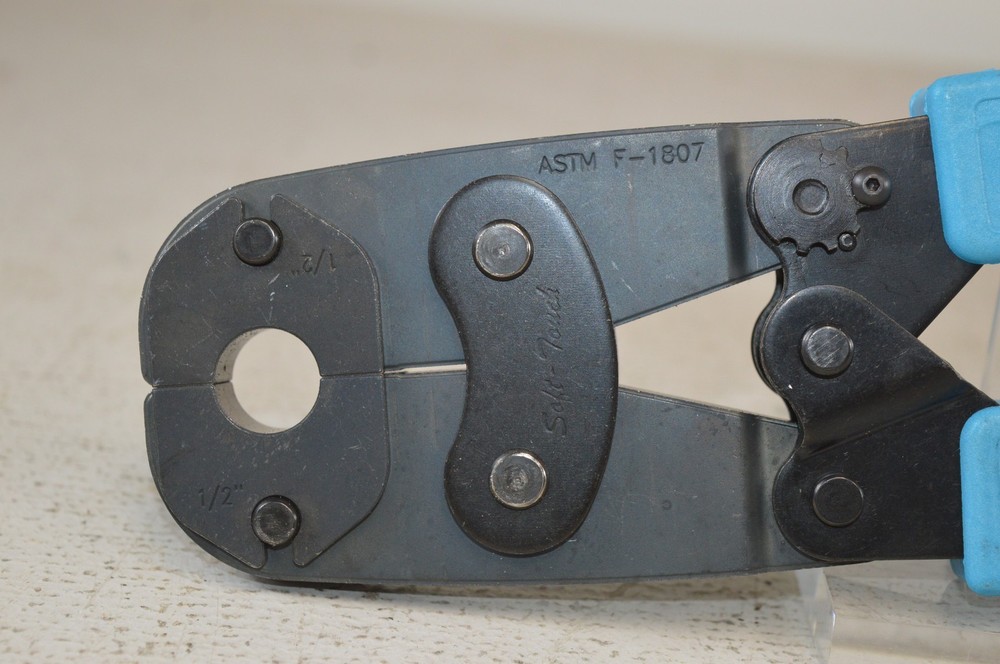 SharkBite 1/2" Pex Crimper F-1807