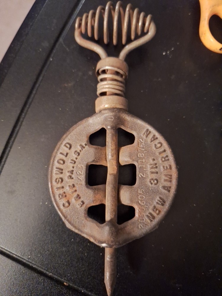 Antique Griswold 3 " Reversible Spindle .. Dated 1915