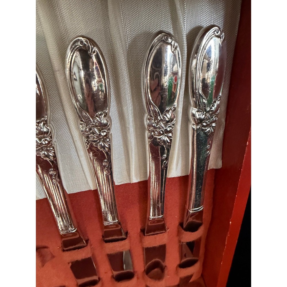 Community Oneida White Orchid Silverplate Flateware Cmplete service for 8 plus