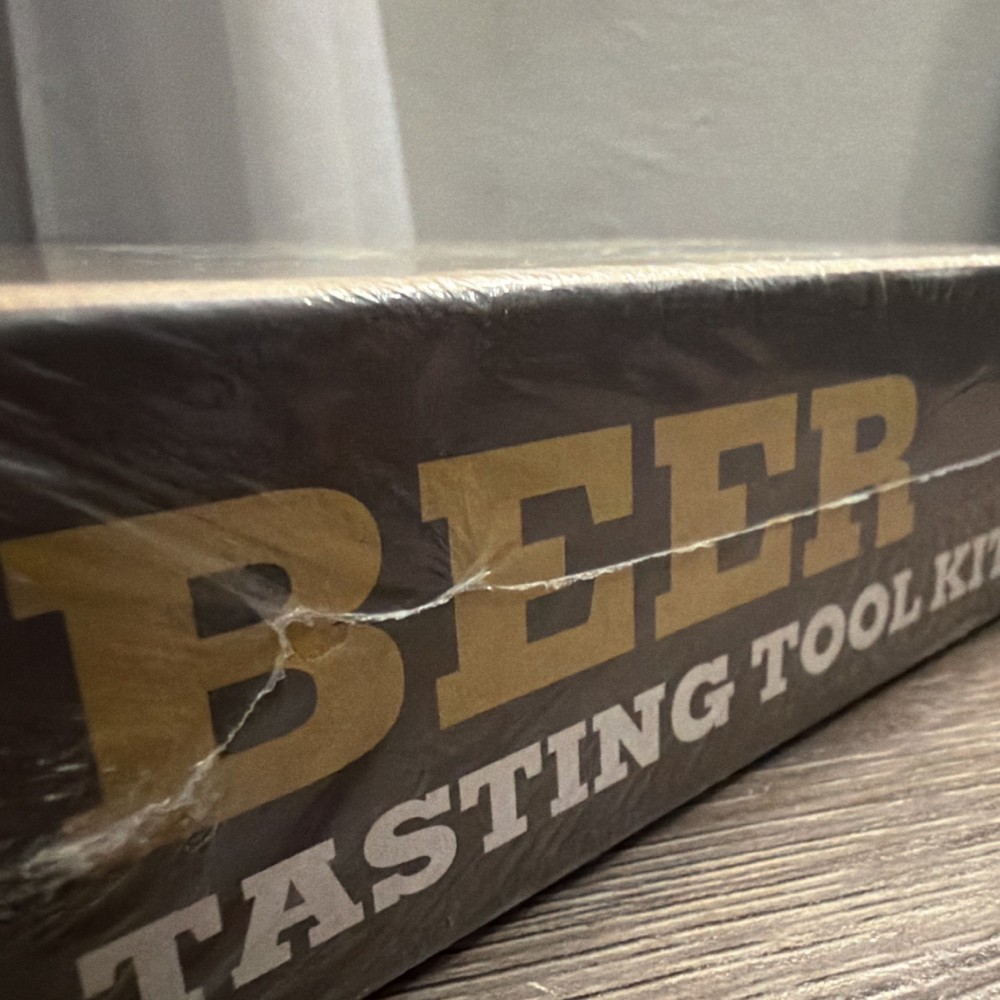 Chronicle Books Beer Tasting Kit with Booklet, Notepads, Reference Card