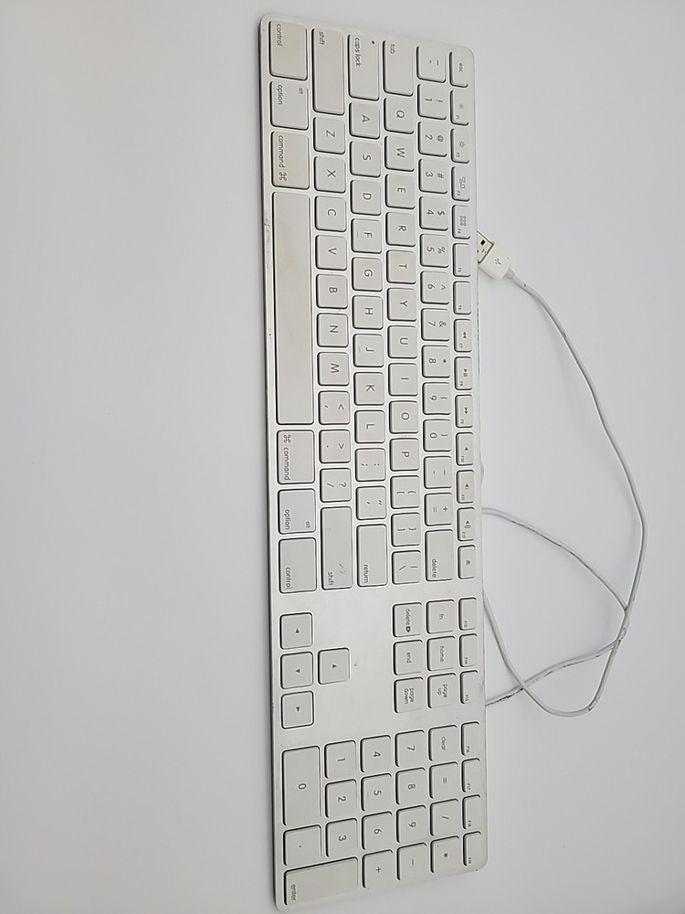 Apple USB Wired Keyboard With Numeric Keypad - A1243