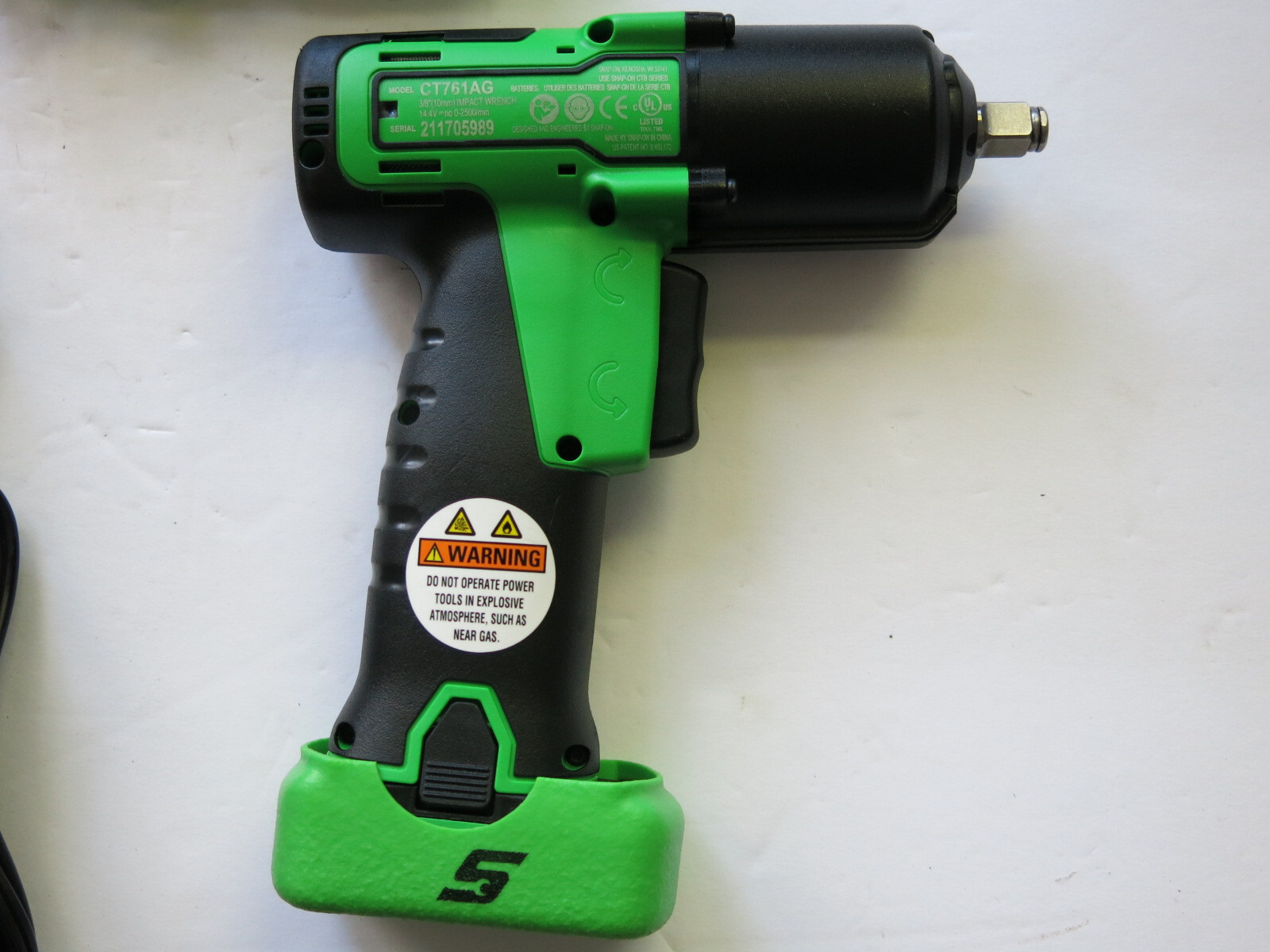 Snap-On CT761 CT761AG Impact Wrench 3/8" 14.4v Cordless Battery & Charger Set