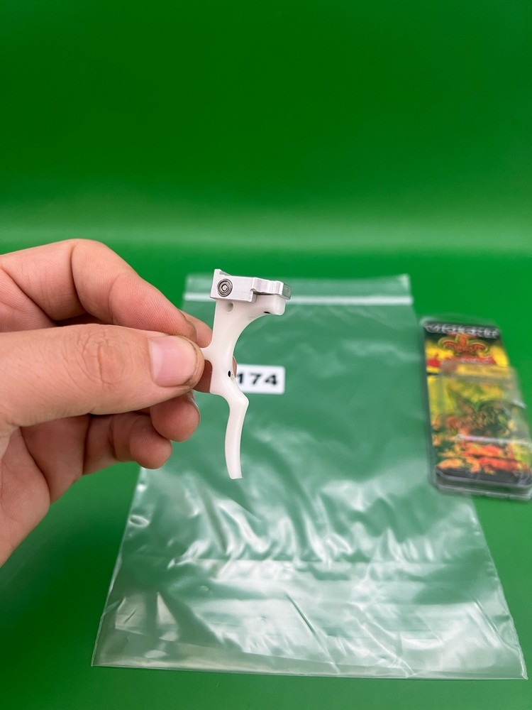 Violent Series ETEK 3AM/LT Scyther Trigger White