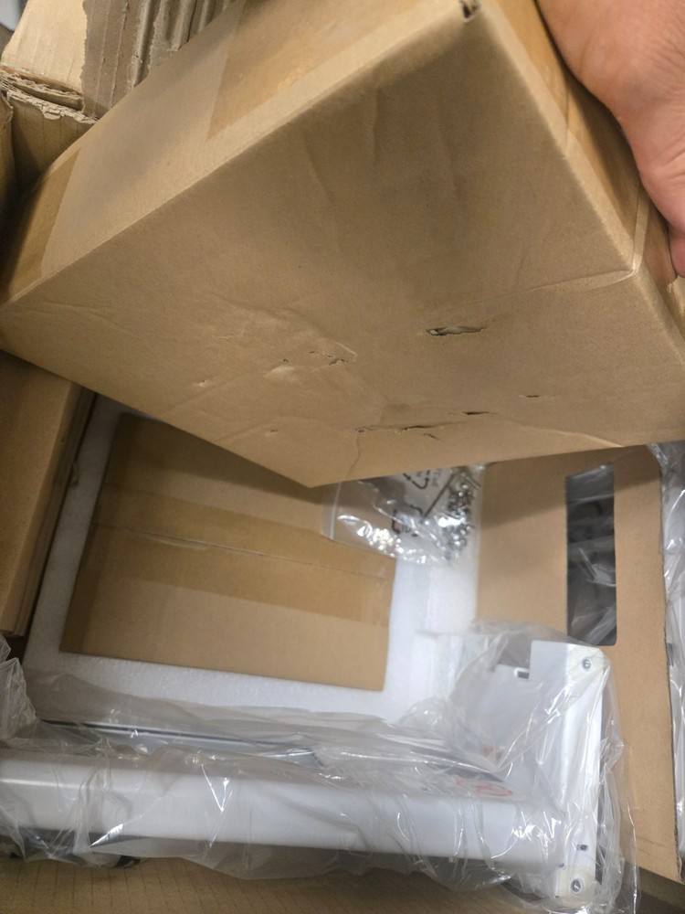 Epson PowerLite 570 LCD Projector - NEW