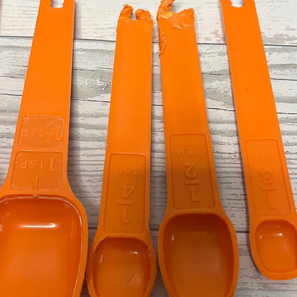 VTG Tupperware Measuring Spoons Set Orange Cream Plastic Kitchen Tools Bundle