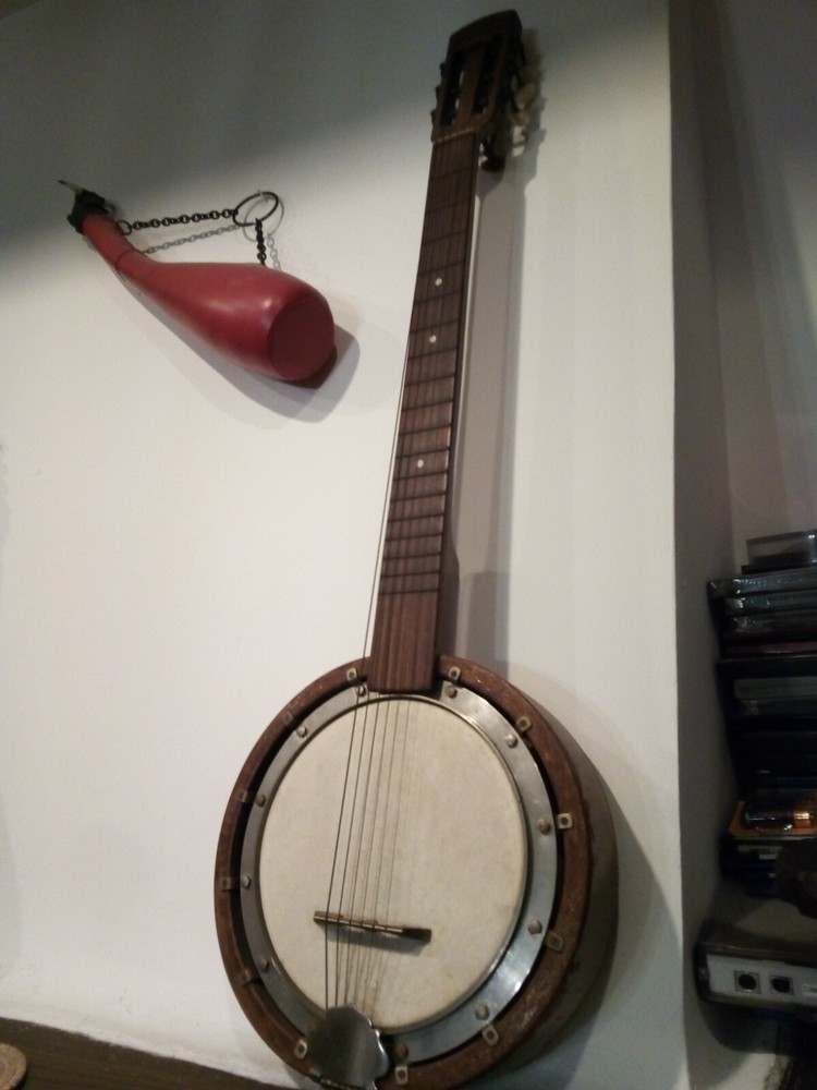 ANTIQUE BANJO