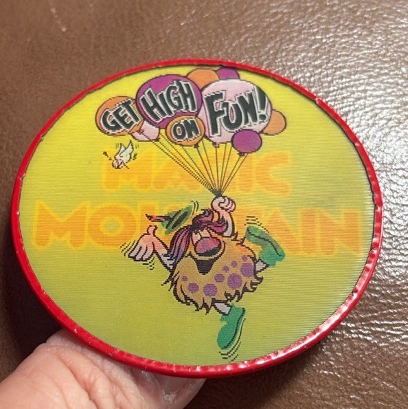 Vintage Magic Mountain Get High On Fun Flicker Button Lenticular Button Pin