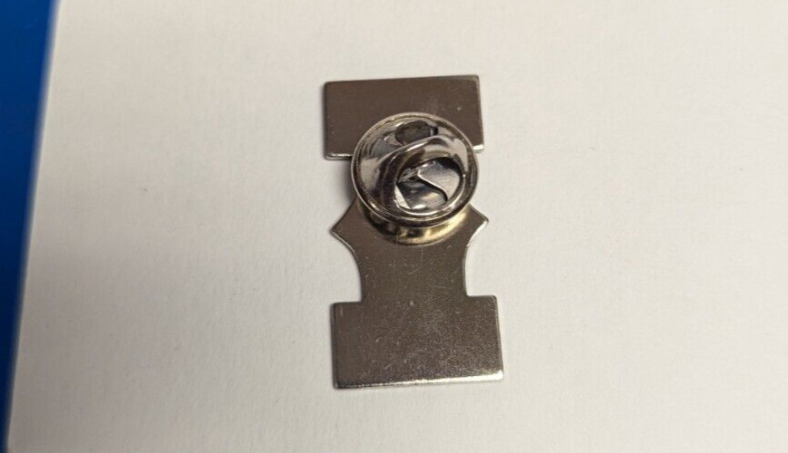 WHITE WOLF VAMPIRE THE REQUIEM INVICTUS COVENANT CLAN PIN
