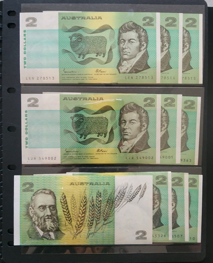 AUSTRALIAN TWO DOLLAR NOTES (10 PIECES) UNC, 2 AND 3 CONSECUTIVE SERIAL NUMBERS