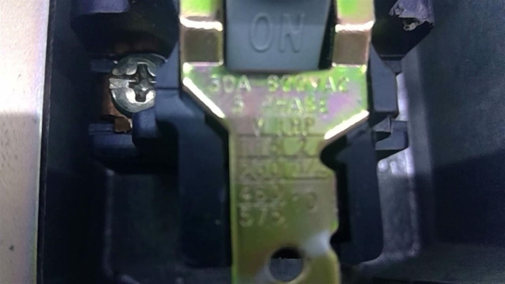 Square D 25190 Manual Motor Starting Switch Broken Toggle Switch