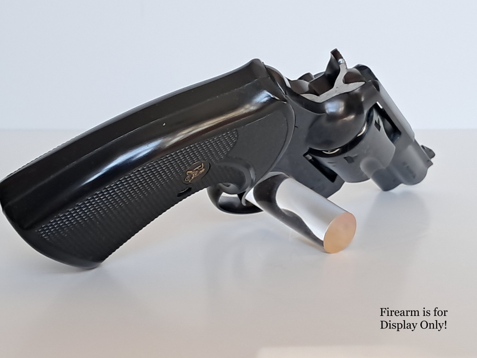 Handgun Firearm Gun Safe Shelf Display Rod - 7/8" Winchester Enamel Topper