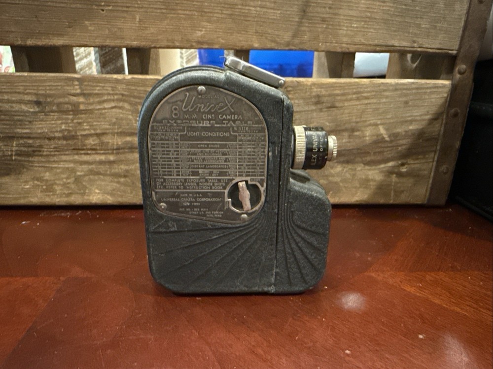 Polaroid Automatic 210 Land Camera Untested