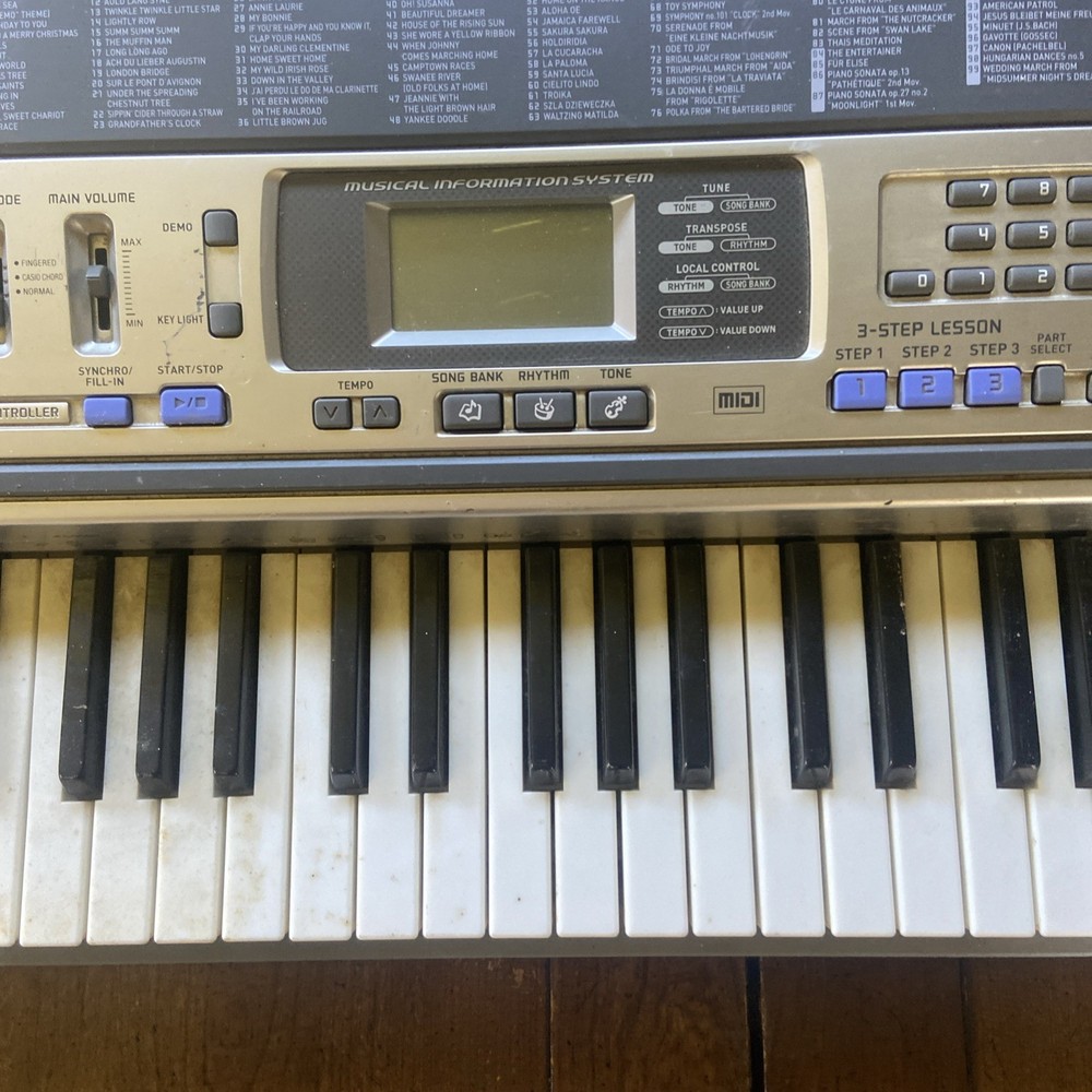 Casio LK-135ST 61 Lighted Key Keyboard Untested