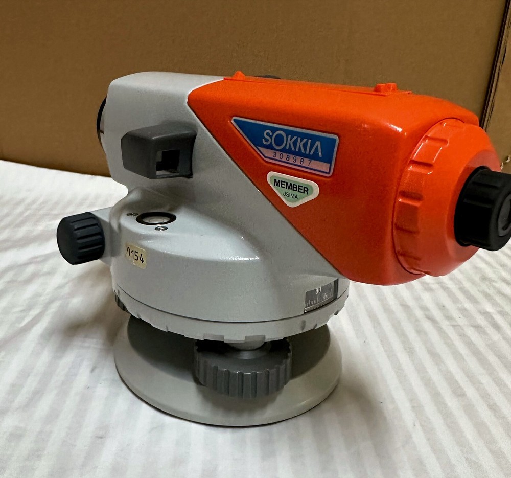 Sokkia C32 Automatic Level with carry case.