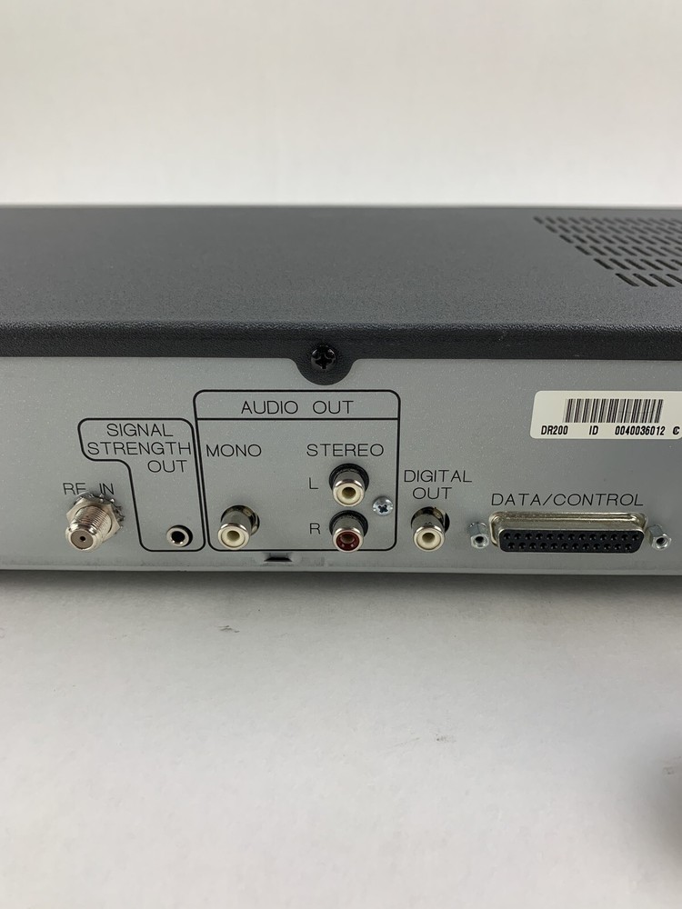 ComStream DR200 Audio Broadcast Receiver Powers On Missing Smart Card and Dish