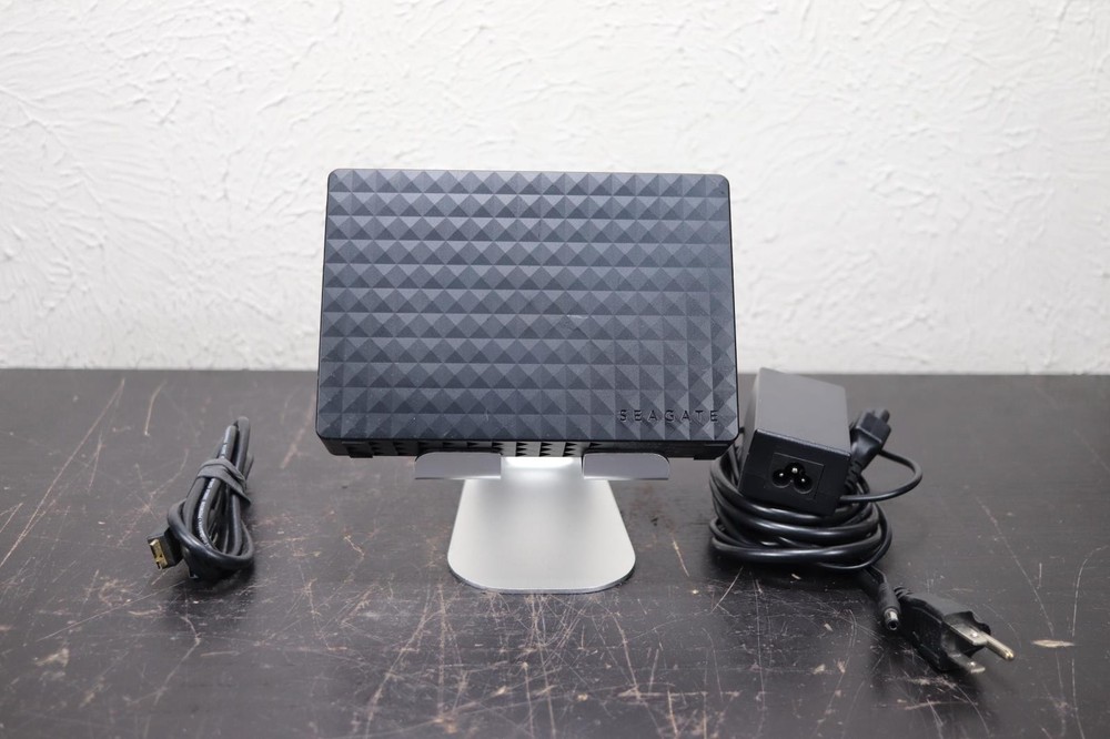 Seagate Expansion Desktop External Hard Drive 3TB Model: SRD00F2 USB & Adapter