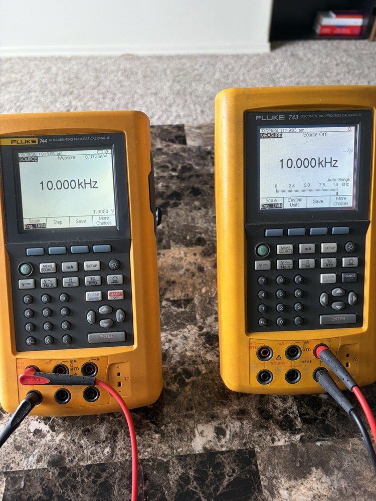 Fluke 743 Documenting Process Calibrator