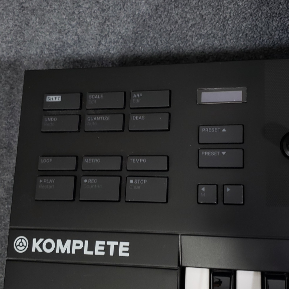 Native Instruments Komplete Kontrol A25 MIDI Keyboard Controller Semi-weighted