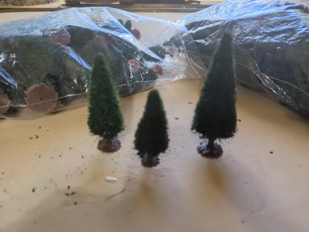 scenery trees different sizes over 40 tree's