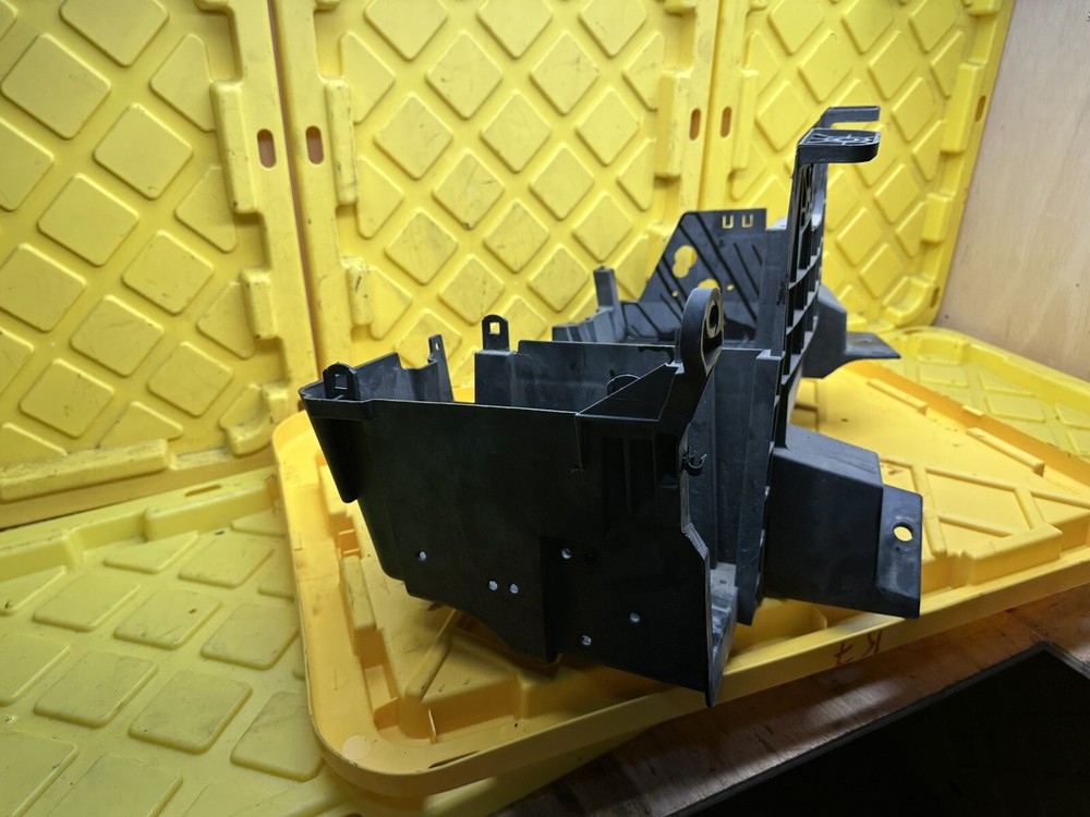 2019 RAM 1500 CREW CAB ENGINE BATTERY TRAY BRACKET HOLDER SUPPORT OEM