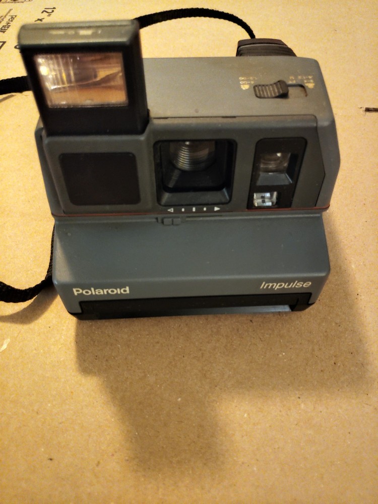 Vintage Polaroid Impulse 600 Camera | Gray | Pop-Up Flash Untested