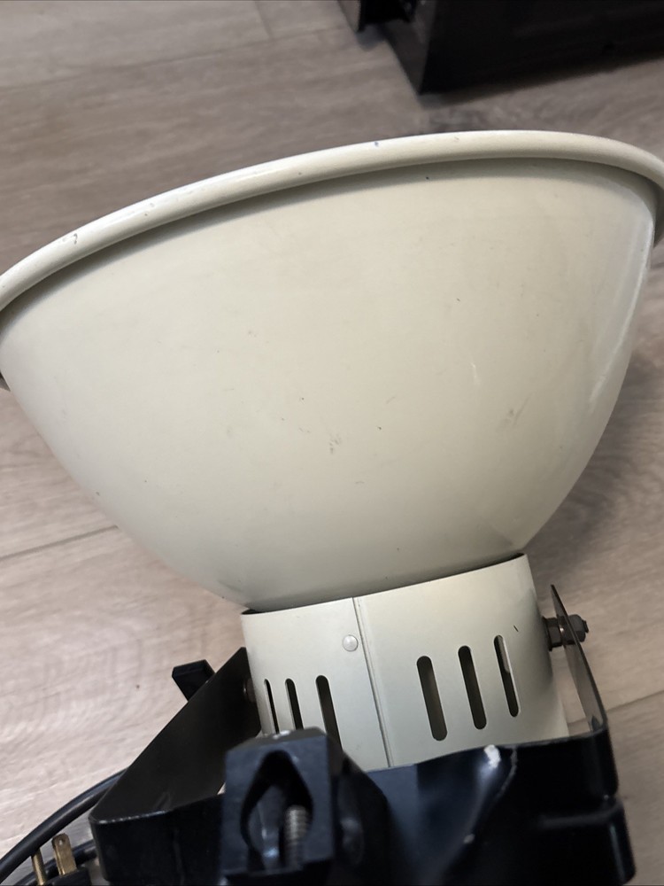 SMITH-VICTOR Photographic Light A120 White Working/missing Switch