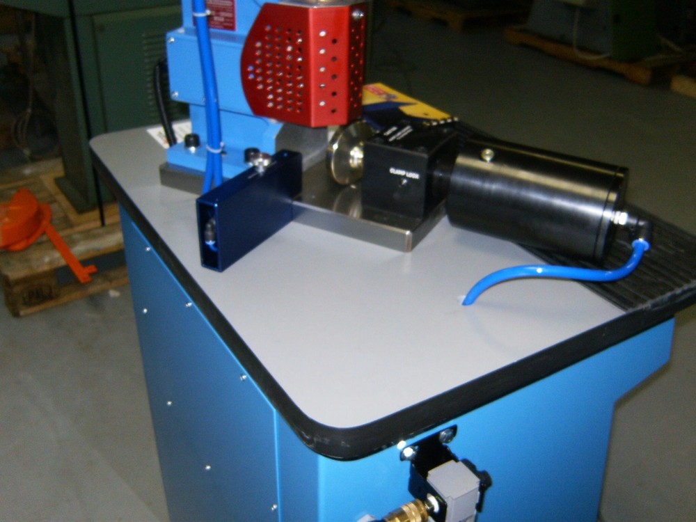 AB-400 PLASTIC INJECTOR INJECTION MOLDING MACHINE, CLAMP CAPACITY 5 TONS,
