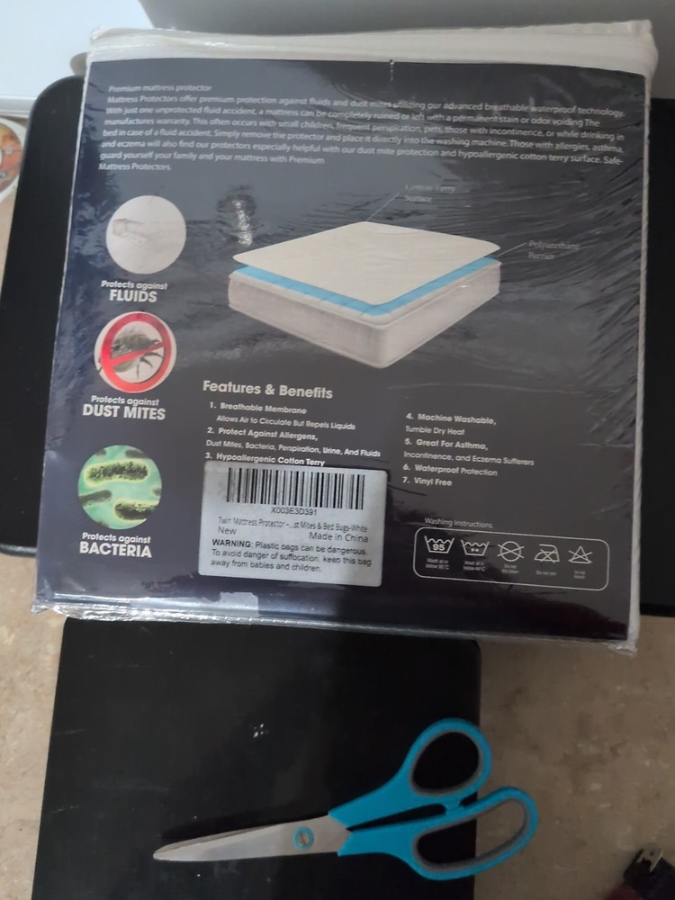 Waterproof Mattress Protector Protects From Dust mites & Bacteria