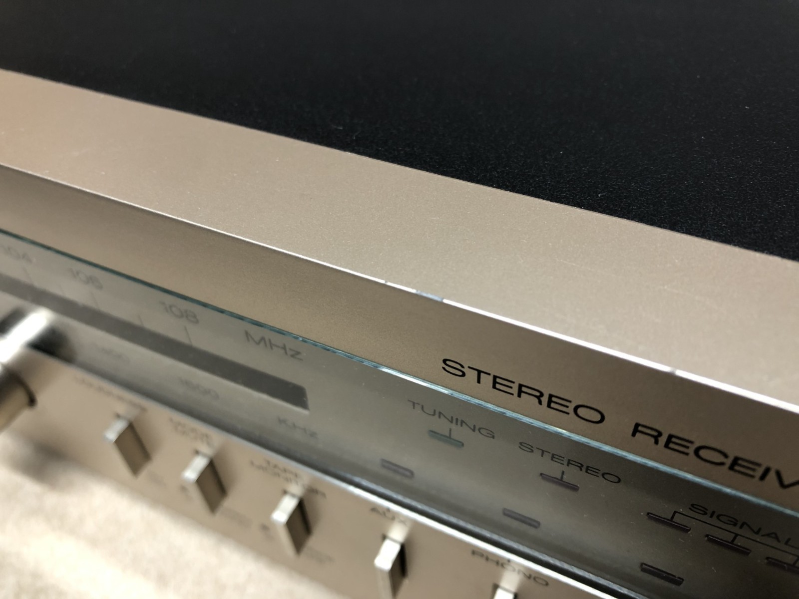 MARANTZ SR225 VINTAGE Stereo Receiver - Great Rich Sound. TESTED but SOLD AS-IS