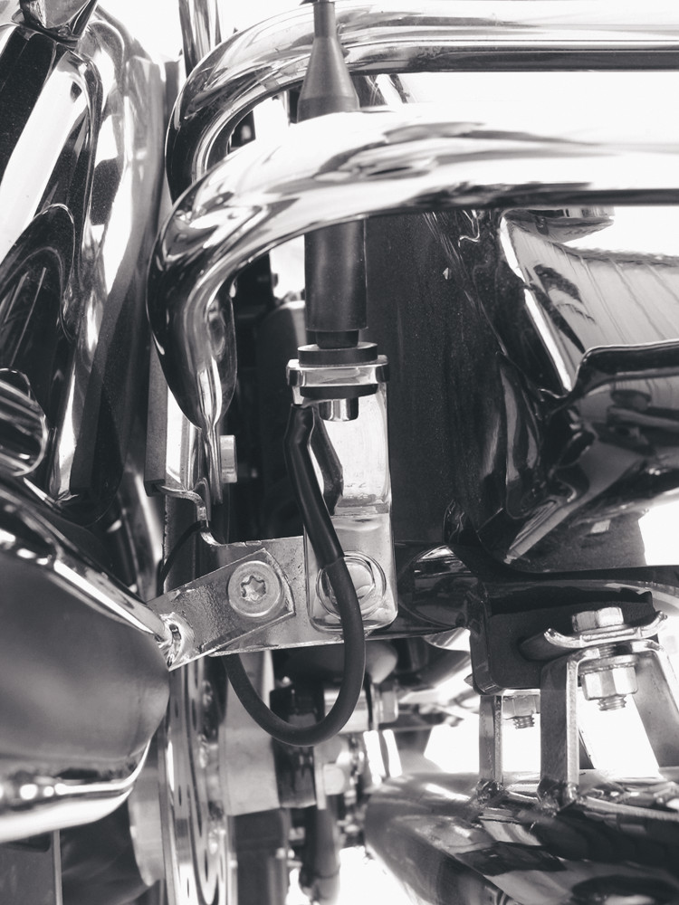 PINGEL - 62137 - Low Mount Antenna Relocation Kit for Harley-Davidson Electra Gl