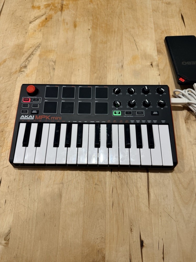 Akai Professional MPK Mini USB MIDI Keyboard Controller - 25 Keys / 8 Pads