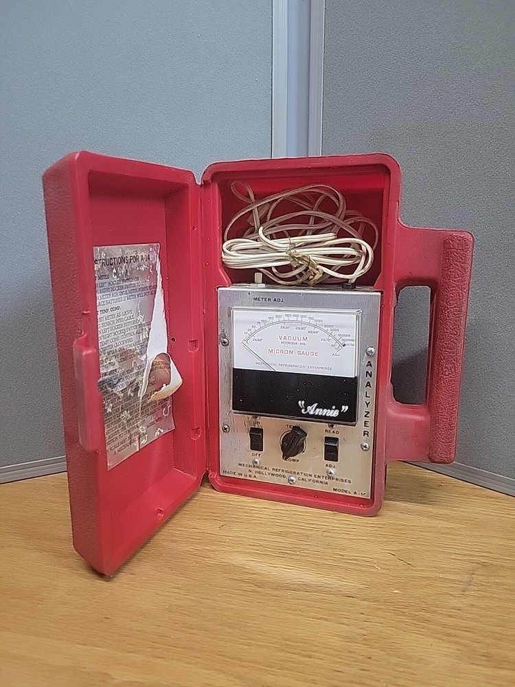 Vintage Vacuum Analyzer Model A-14 "Annie"