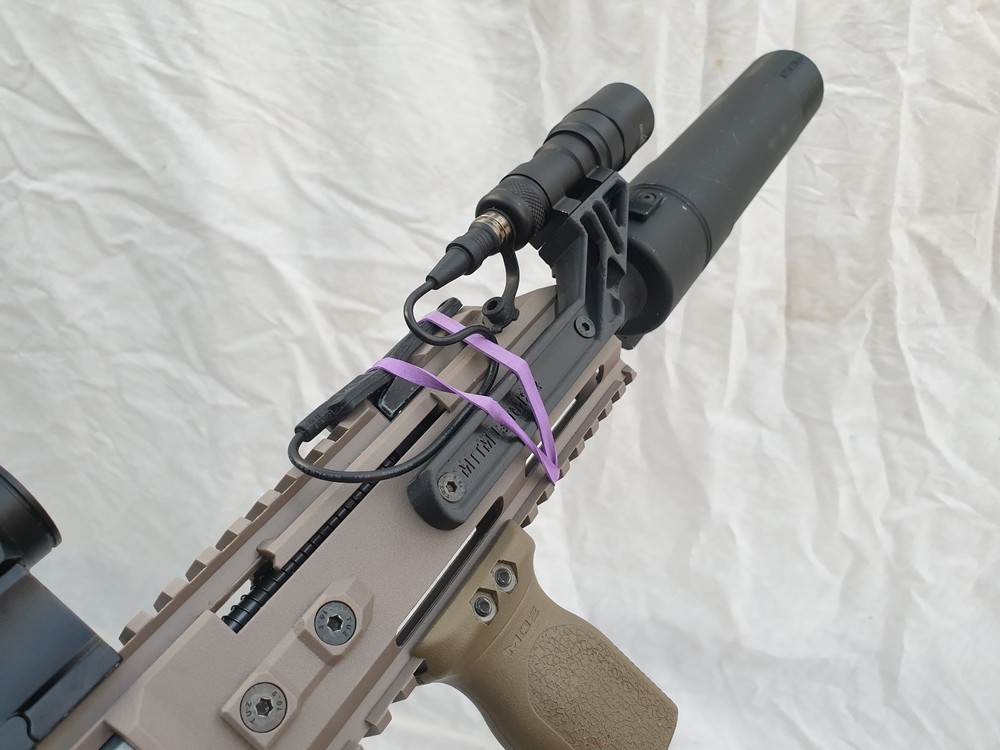Airsoft GHK G5 flashlight mount