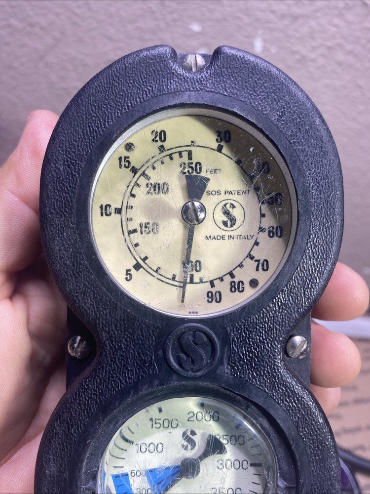 Aqua Lung Scuba Regulator W/ ScubaPro Gauges (UNTESTED)