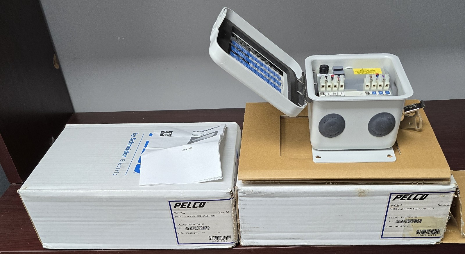 Pelco WCS1-4 Master Camera Power Supply