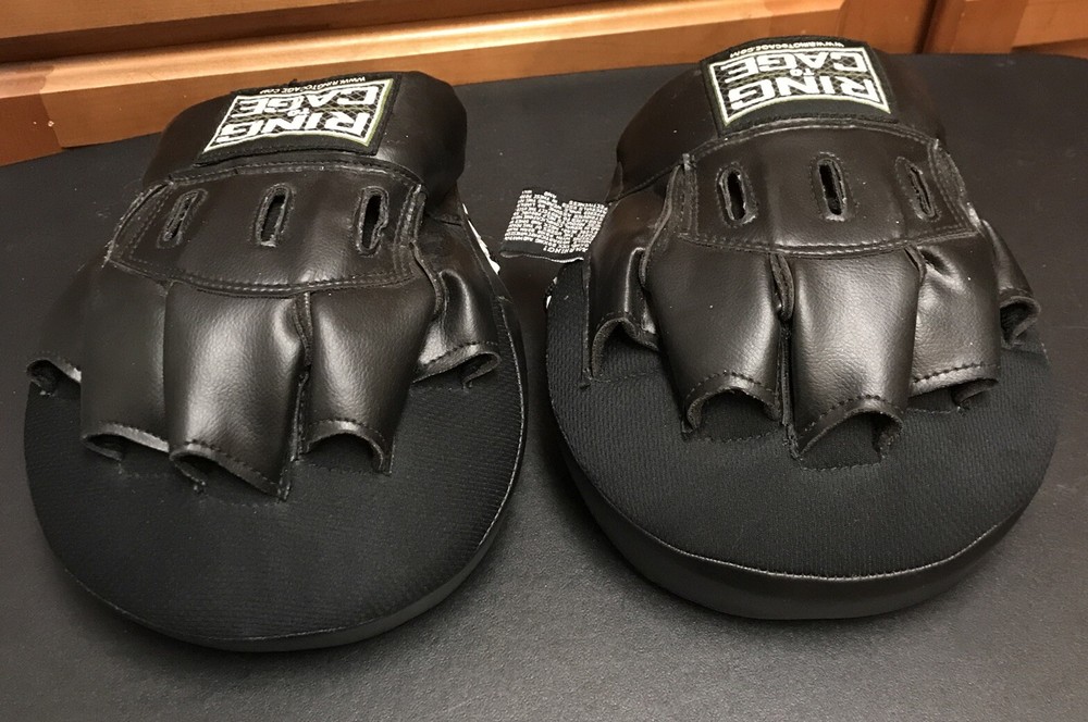 R2C Ring To Cage Curved Focus Mitts Punch Training