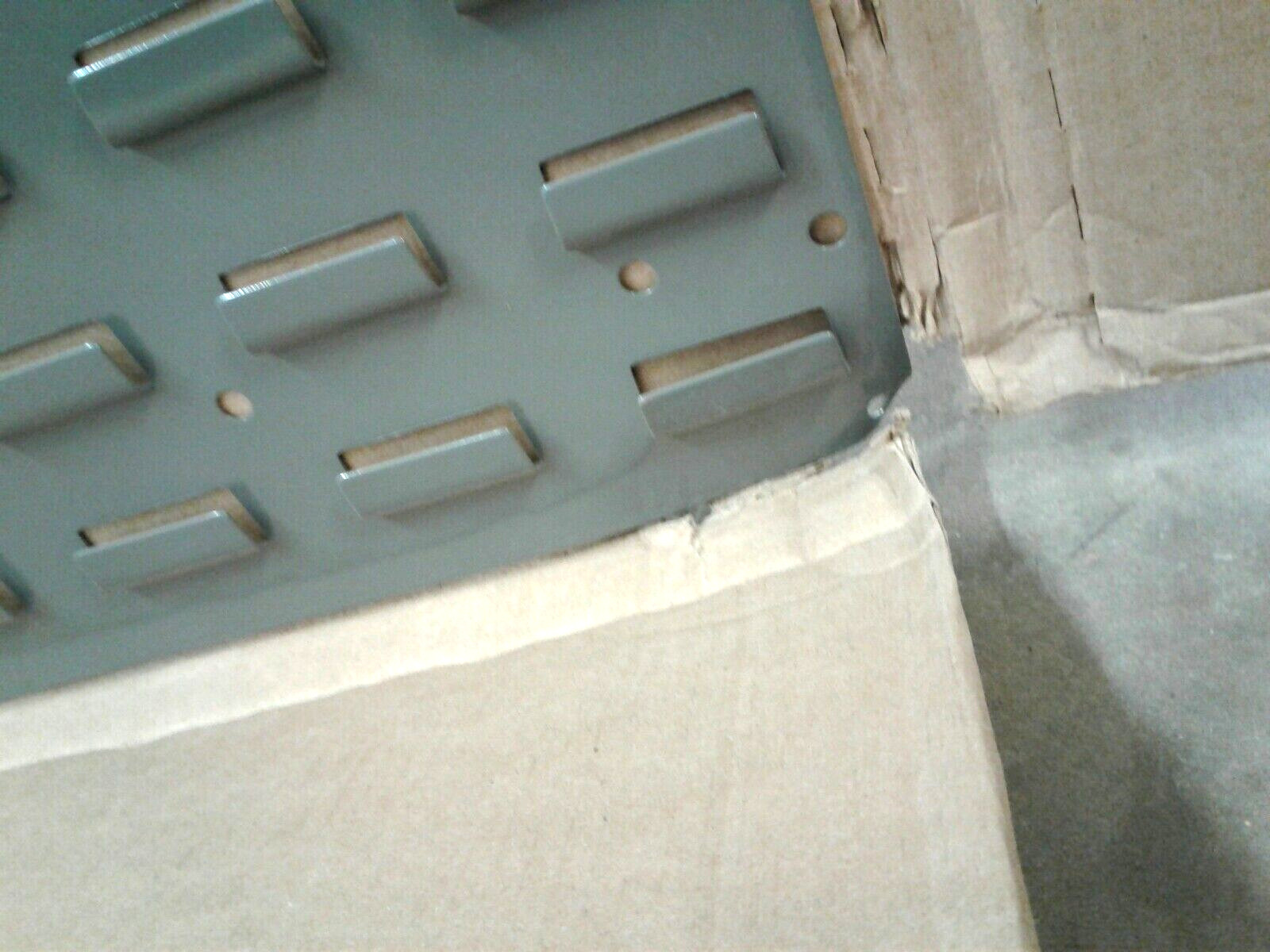 Akro-Mils 30161 36"x 61" Steel Louvered Panel Gray Wall Mount 1000 Lb Capacity