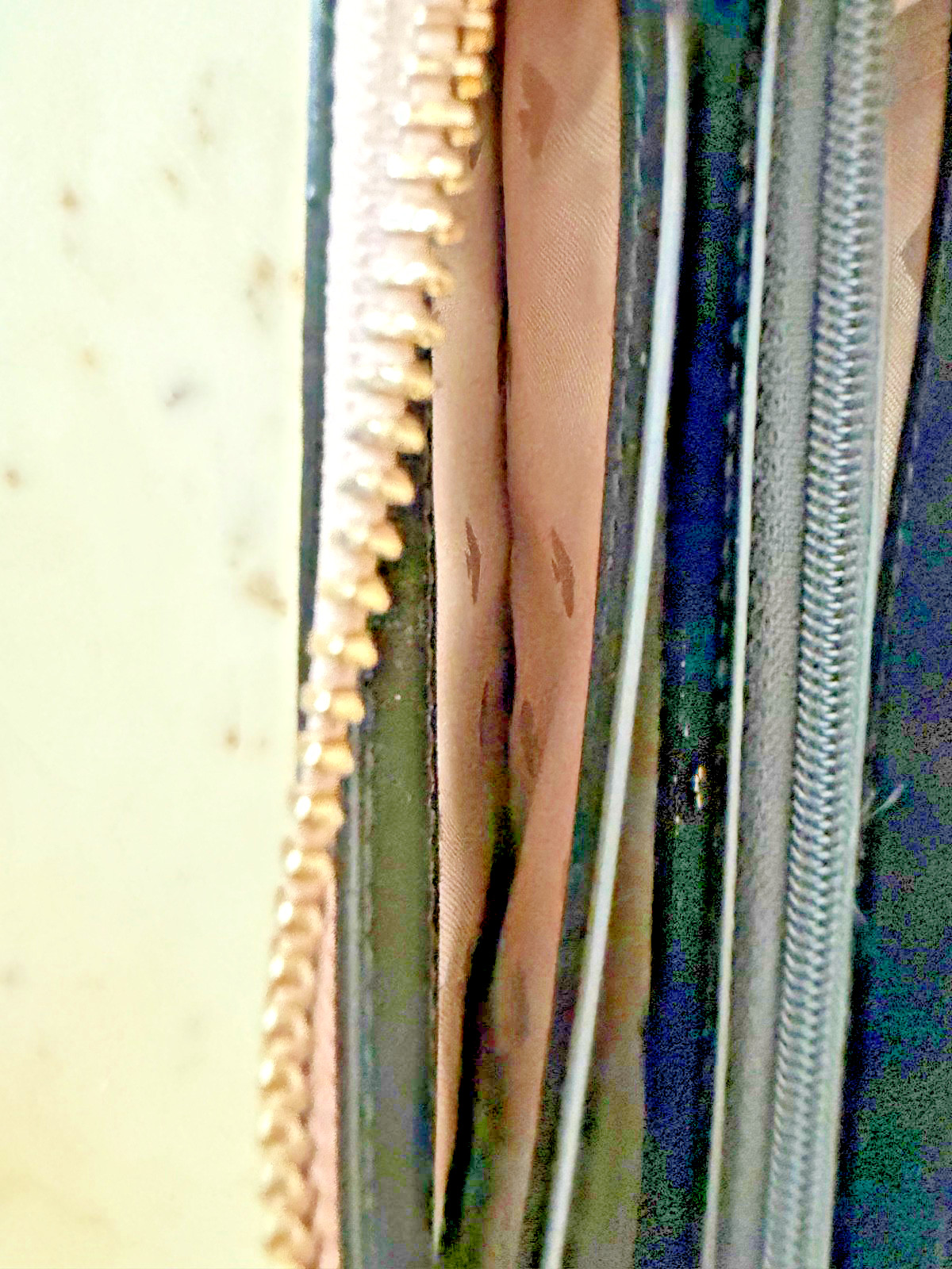 Kate Spade X Disney Minnie Mouse Wallet, applying her lipstick, A+dorable :-) !!