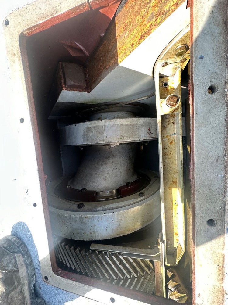 TRIPLEX 1300HP NATIONAL MUD PUMP