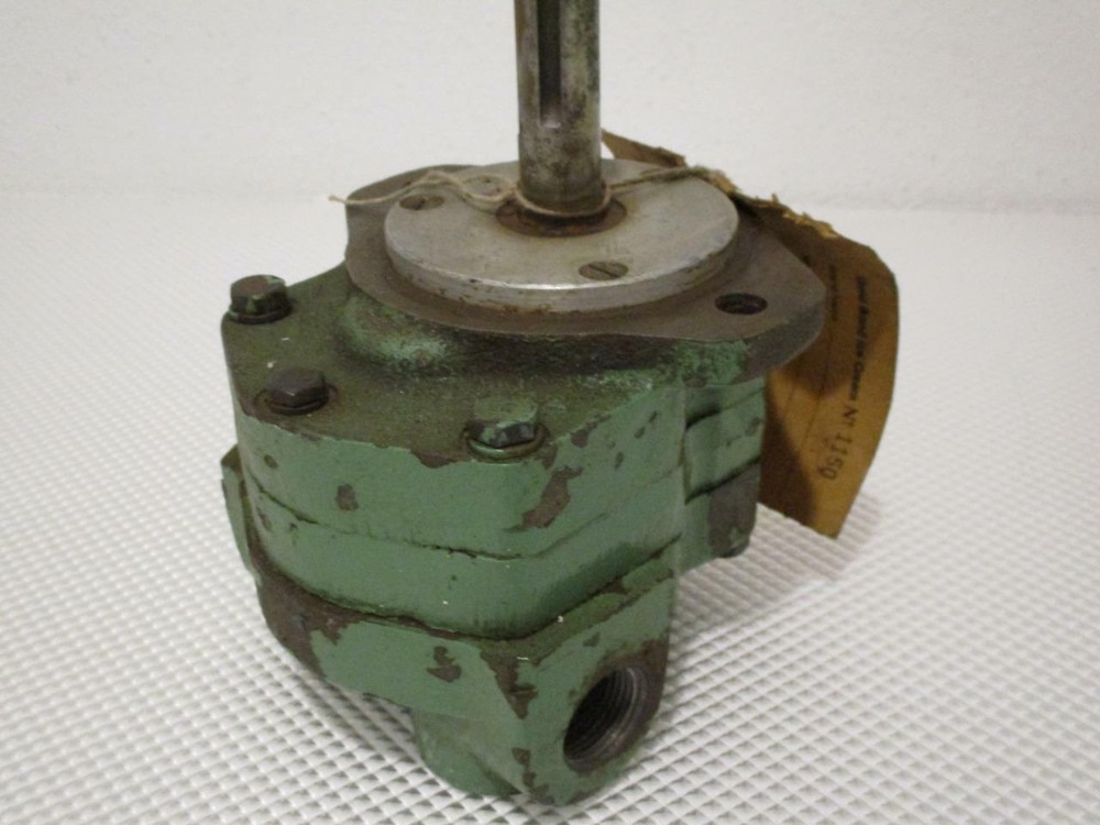 ONE USED ROTARY VANE PUMP 13752.