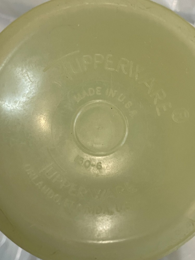 TUPPERWARE 150-6 Vacu Mixer Top and Bottom