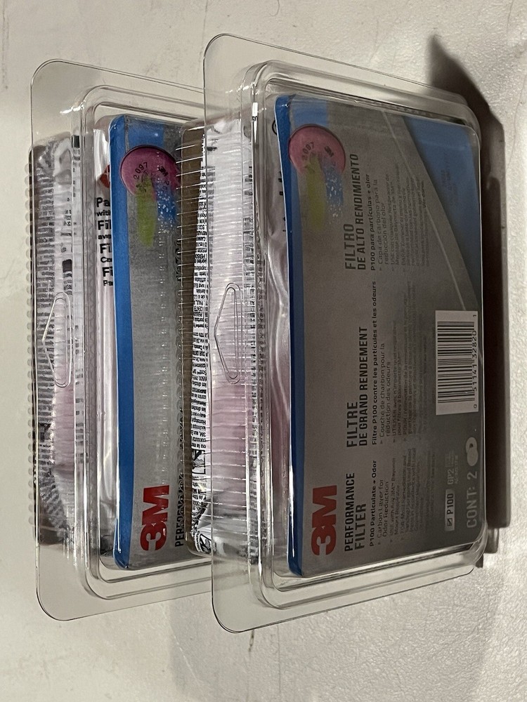 3M Performance Filter Medium Mask With 4 Filters
