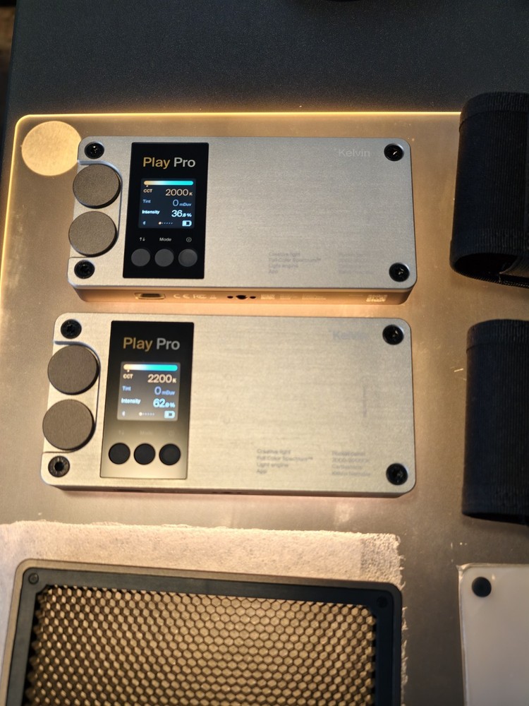 Kelvin Play pro Portable Light Panel x2