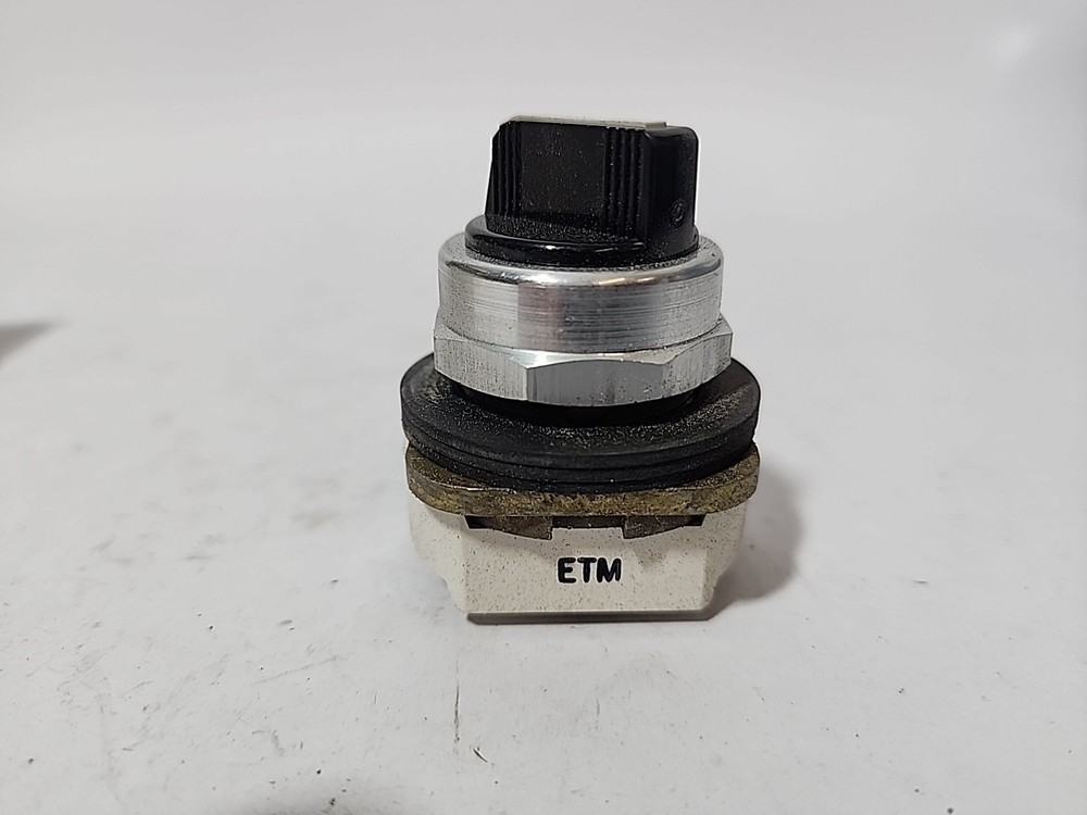 Allen Bradley 800T-H2 Ser T Selector Switch 2 Pos Maintained, Type 4