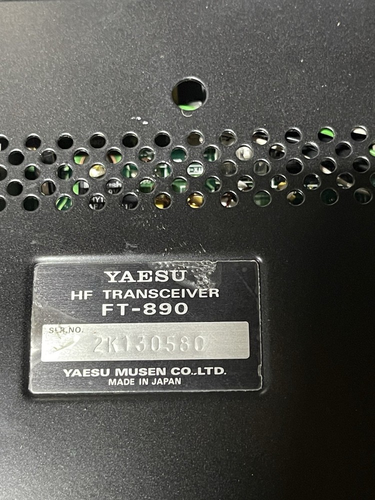 Yaesu FT890 Compact Transceiver With Mic