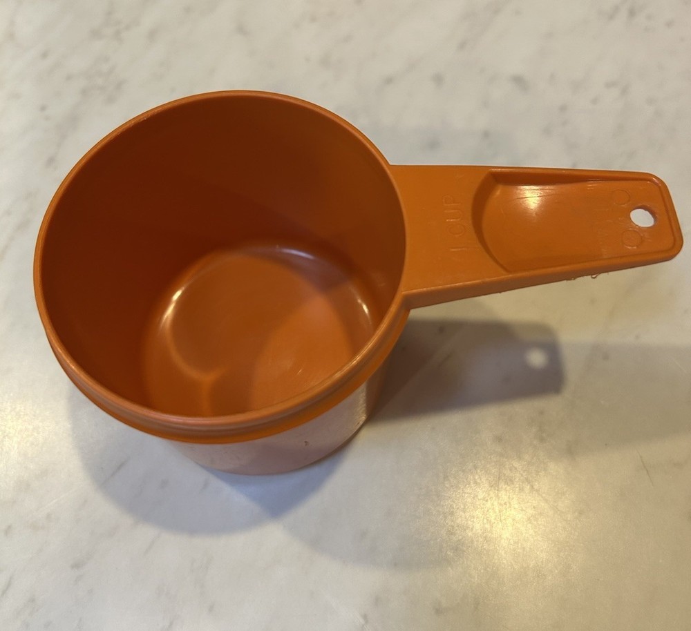 VINTAGE TUPPERWARE OrangeMEASURING CUPS & Spoons
