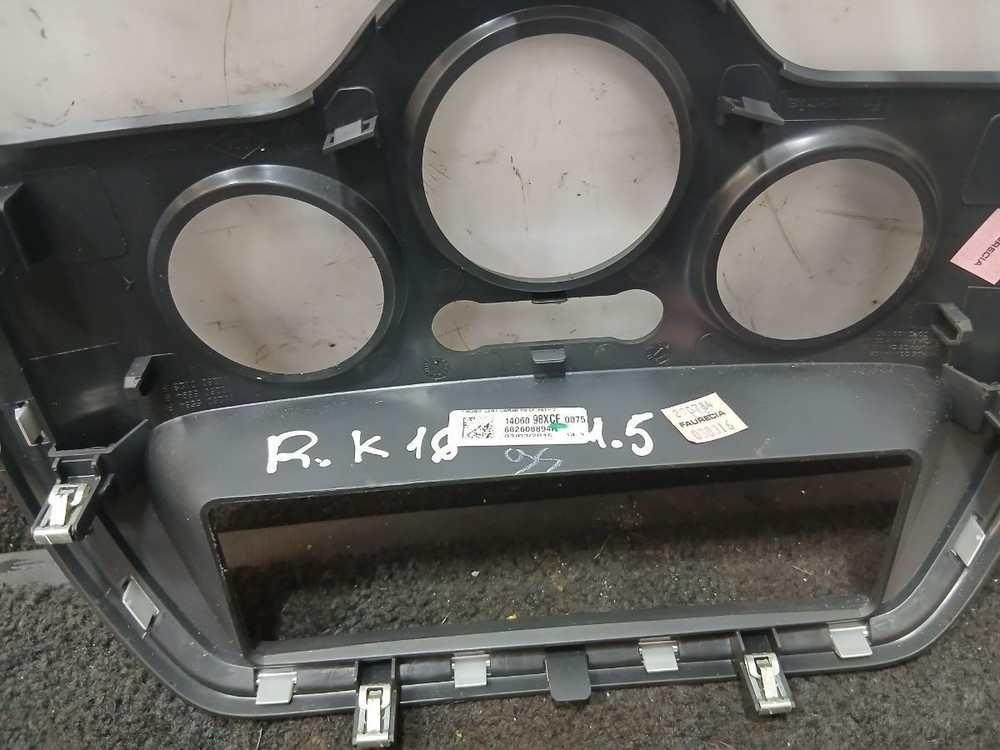 RENAULT KANGOO MK2 CENTRE DASH PANEL SURROUND 682608894