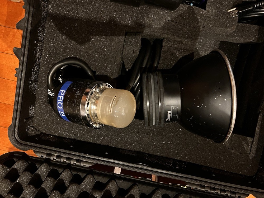 Profoto Pro Head Pro-B Plus Strobe Flash - With Reflector - Prefect Condition.